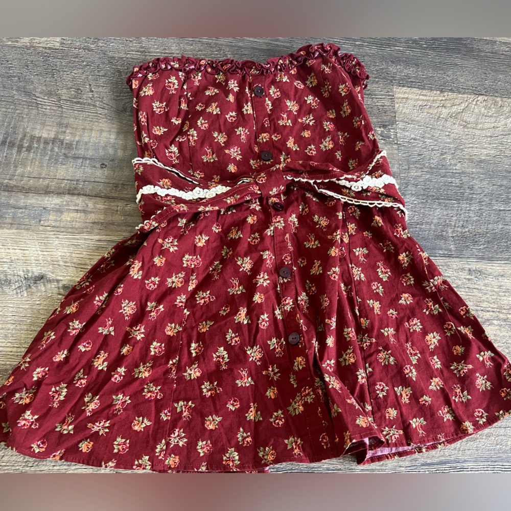 flowery pattern, red, size small